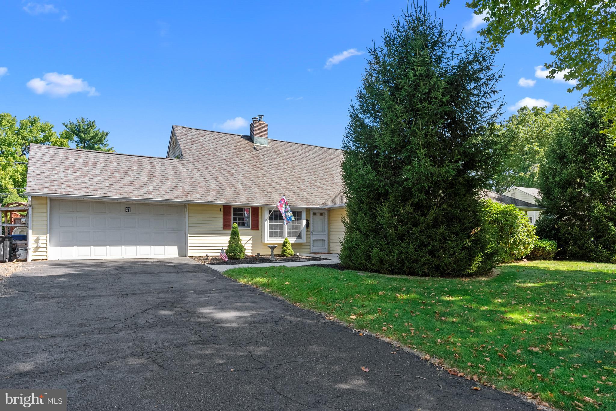 41 Spicebush Road Levittown, PA 19056 - Photo 1 of 32 Gallery Image 1