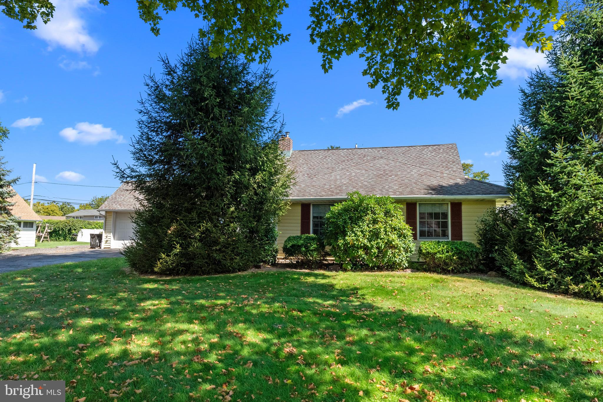 41 Spicebush Road Levittown, PA 19056 - Photo 2 of 32 Gallery Image 2