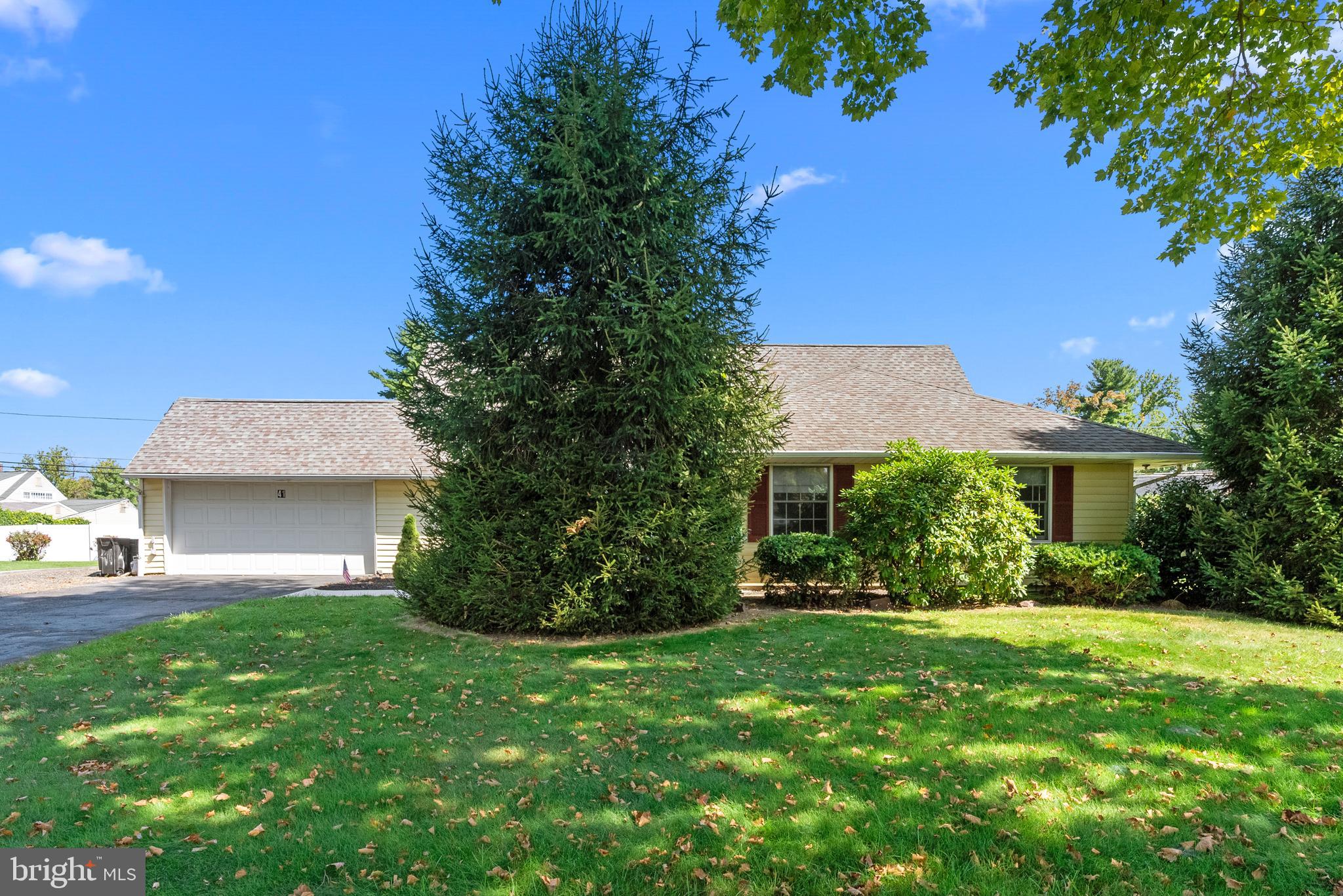 41 Spicebush Road Levittown, PA 19056 - Photo 3 of 32 Gallery Image 3