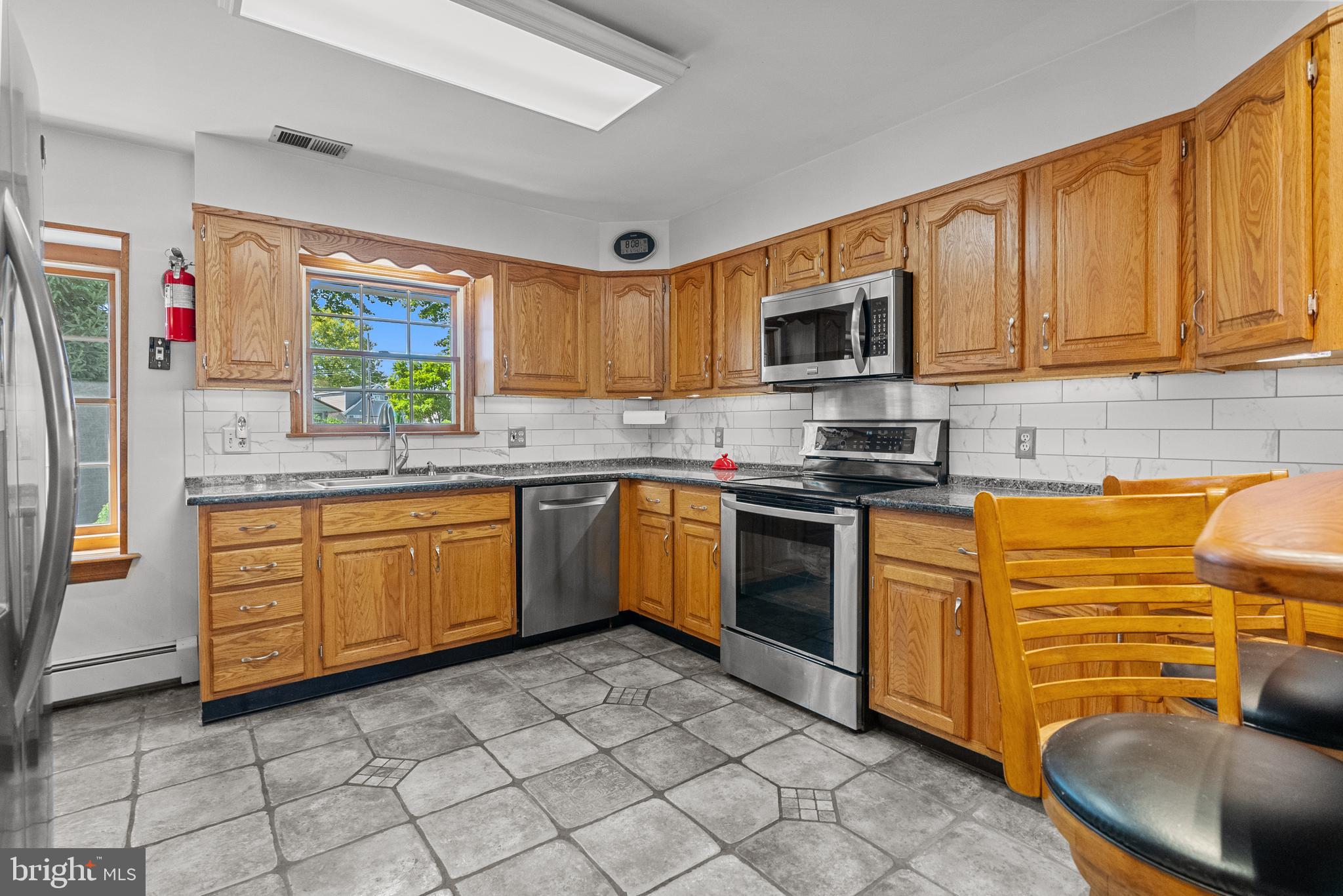 41 Spicebush Road Levittown, PA 19056 - Photo 10 of 32 Gallery Image 10