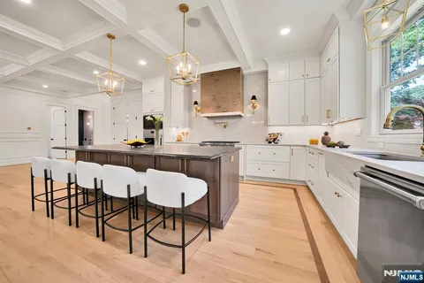 $2,650,000 | 4 Garden Court, Ho-Ho-Kus, NJ 07423