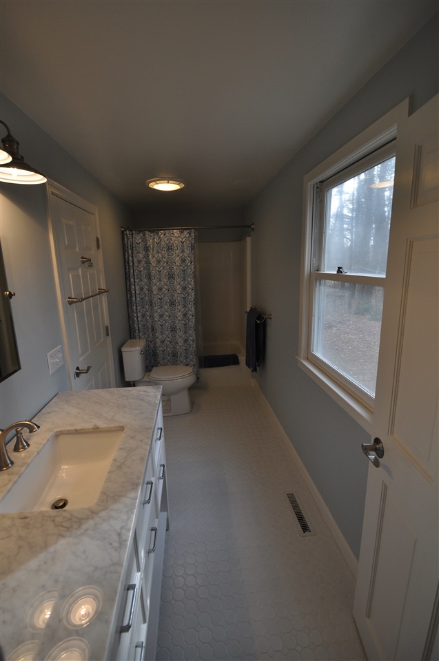 11 Southgate Road Hollis, NH 03049 - Photo 33 of 40
