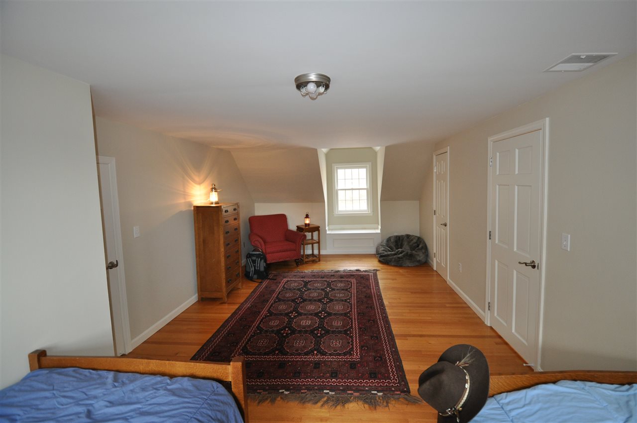 11 Southgate Road Hollis, NH 03049 - Photo 36 of 40