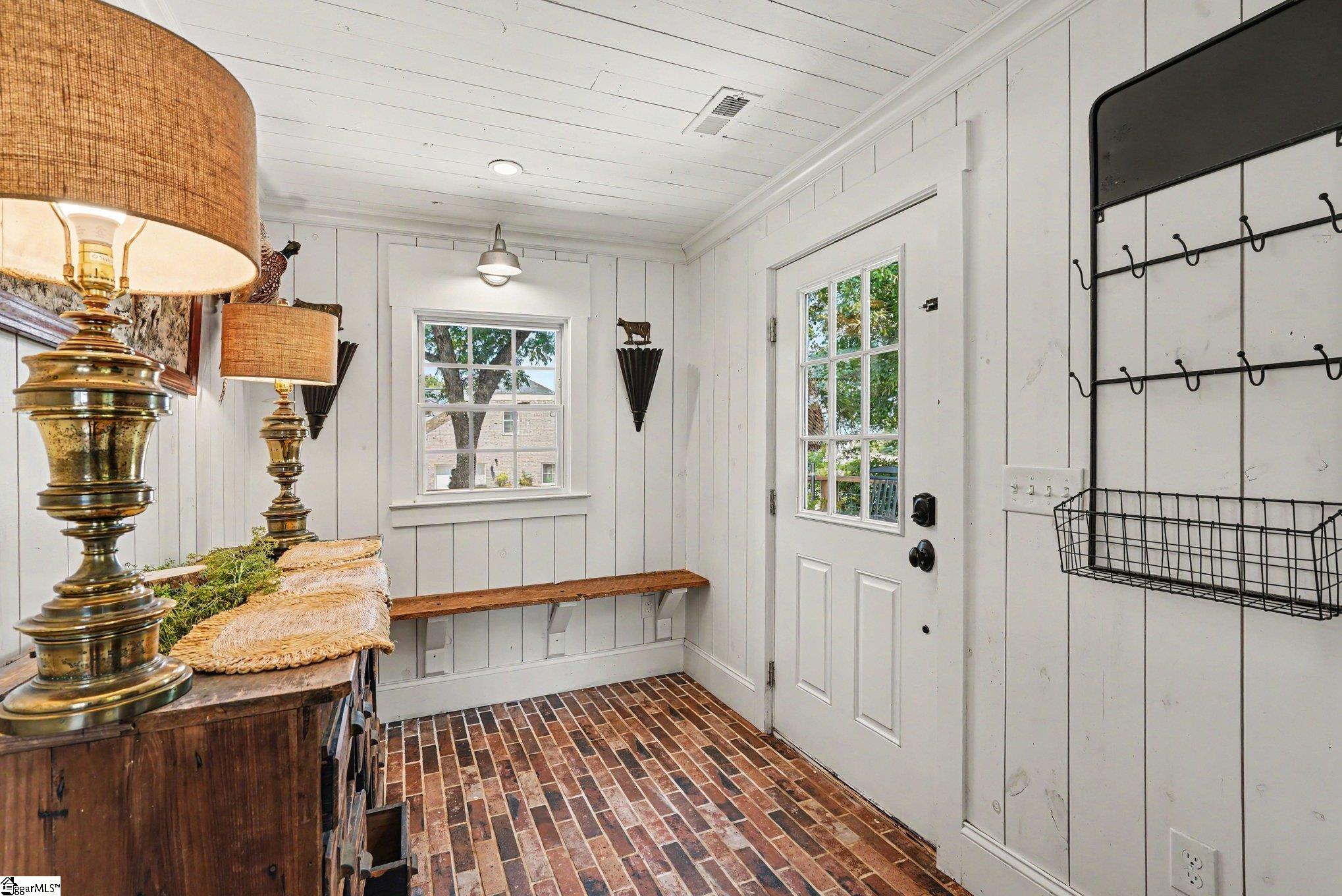 44 Wofford Road Taylors, SC 29687 - Photo 13 of 31