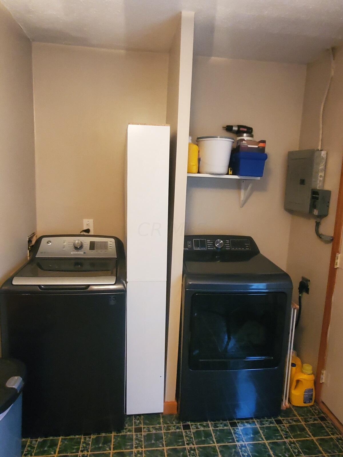 1185 Gibson Road Reynoldsburg, OH 43068 - Photo 17 of 19 Laundry 1