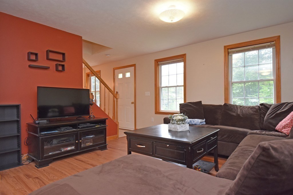 68 Old Princeton Road Hubbardston, MA 01452 - Photo 5 of 25 Gallery Image 5