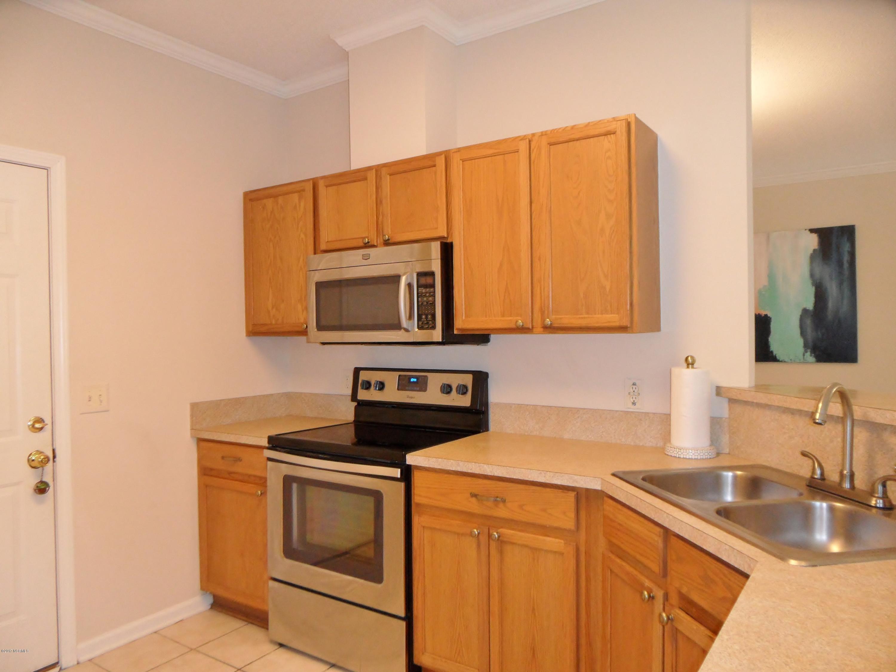 107 Olde Well Loop Road Wilmington, NC 28411 - Photo 7 of 28 Kitchen