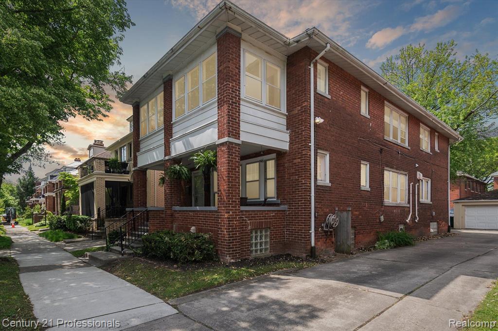 949 Nottingham Road Grosse Pointe Park, MI 48230 - Photo 2 of 56
