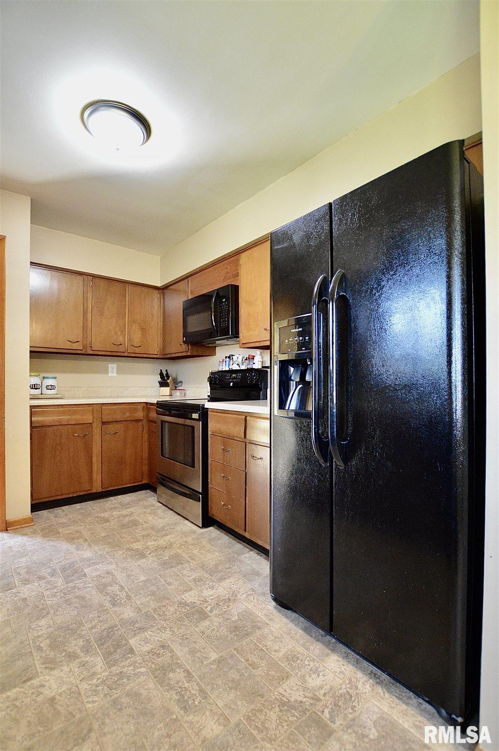 2324 East Sangamon Avenue Springfield, IL 62702 - Photo 8 of 27 Gallery Image 8