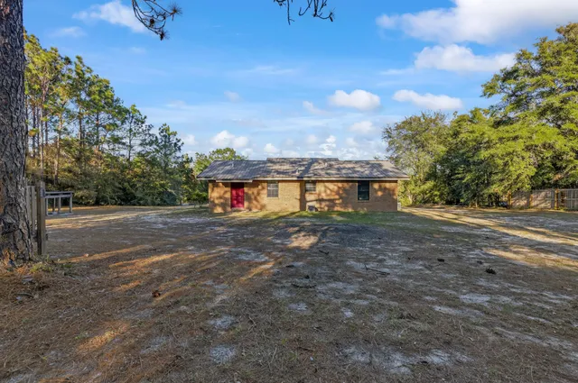 $229,000 | 552 Roberts Drive, DeFuniak Springs, FL 32433