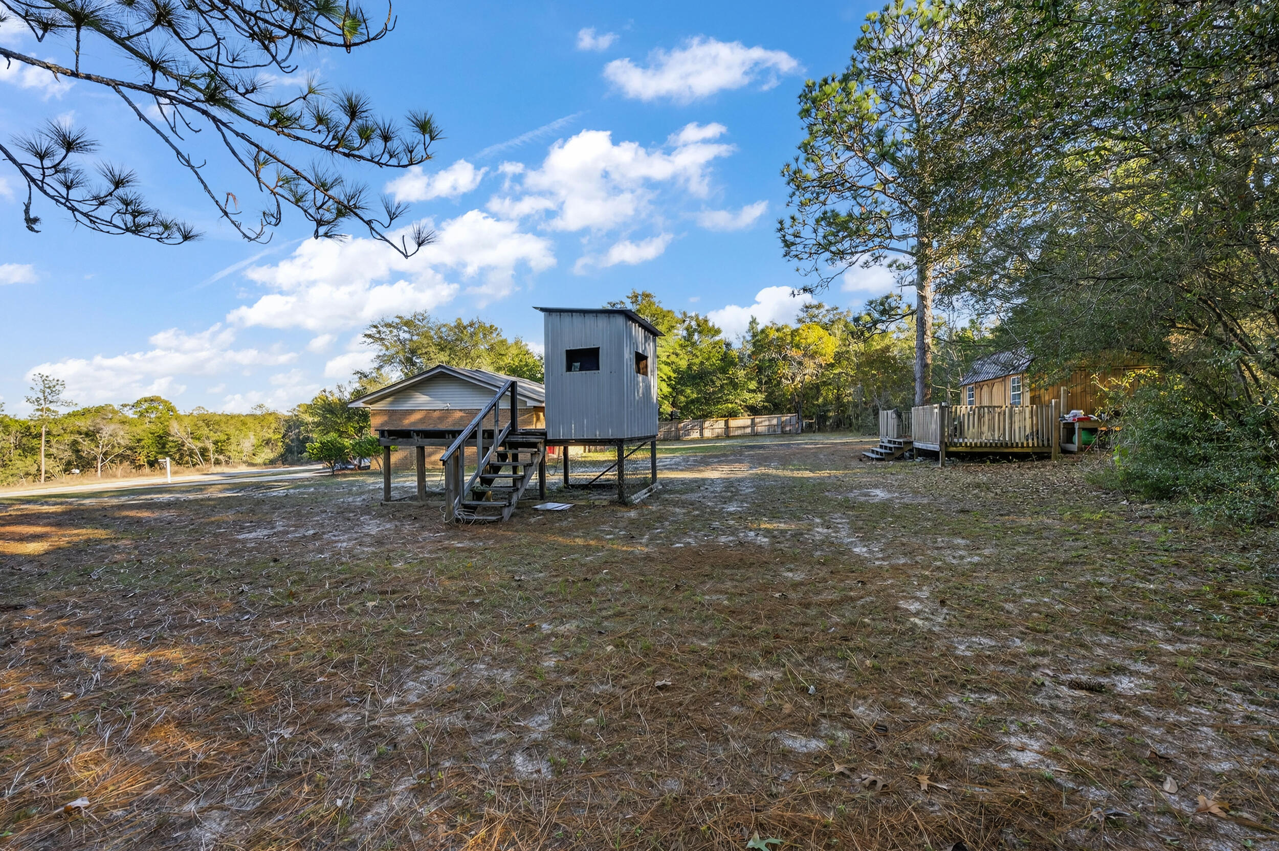 552 Roberts Drive DeFuniak Springs, FL 32433 - Photo 40 of 40 a view of a big yard with large trees