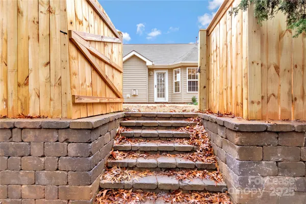 a view of entryway with a front door