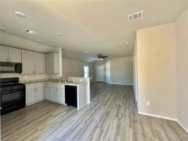 $1,800 | 270 Cumberland Forest Drive, Magnolia, TX 77354