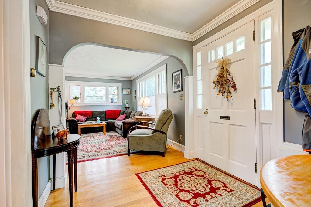 28 Betts Road Belmont, MA 02478 - Photo 4 of 39 Gallery Image 4
