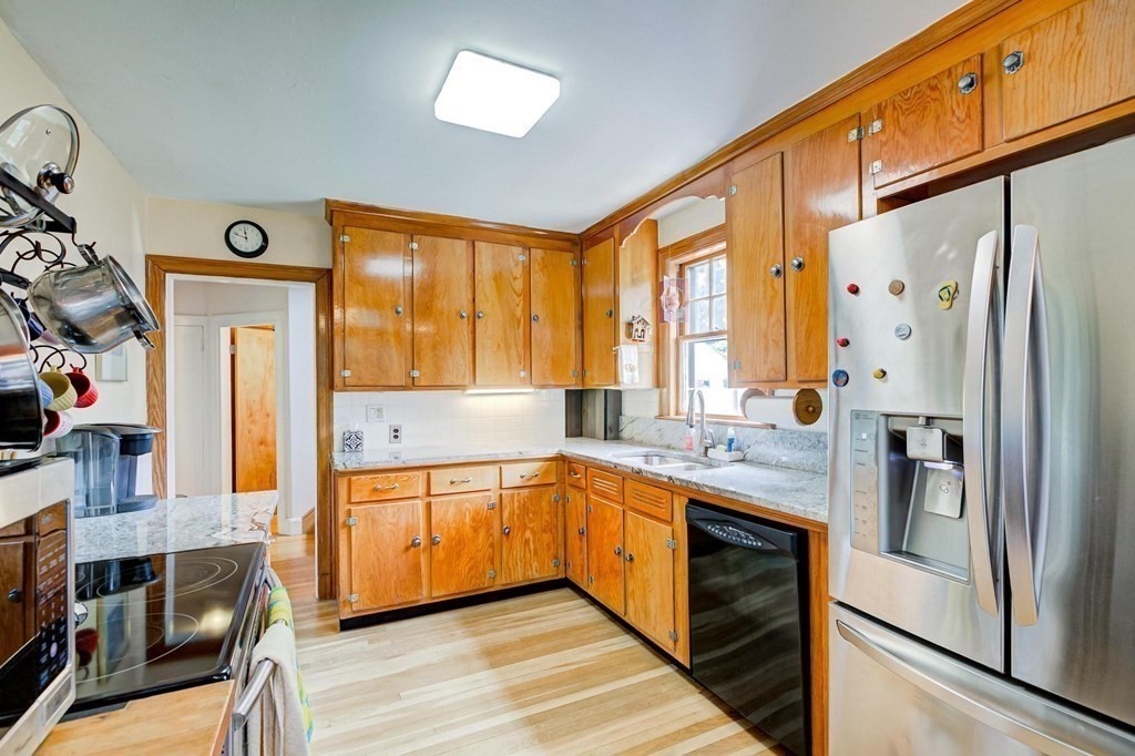 28 Betts Road Belmont, MA 02478 - Photo 8 of 39 Gallery Image 8