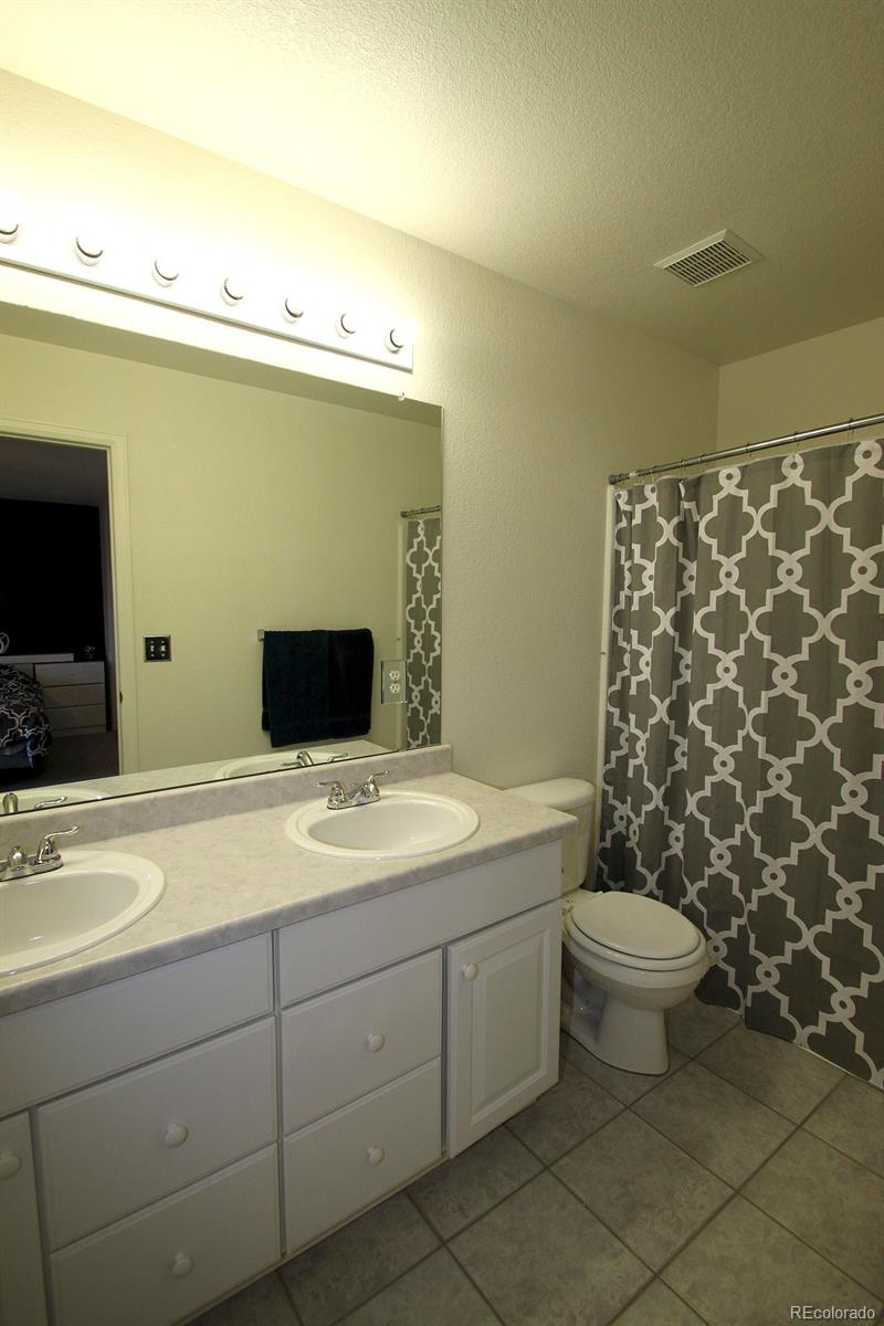 9972 Strathfield Lane Highlands Ranch, CO 80126 - Photo 14 of 26 Gallery Image 14