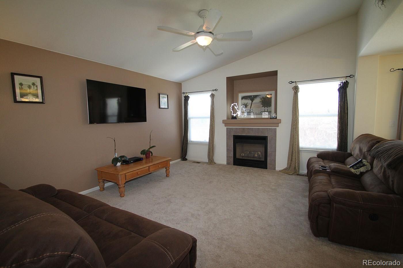 9972 Strathfield Lane Highlands Ranch, CO 80126 - Photo 3 of 26 Gallery Image 3