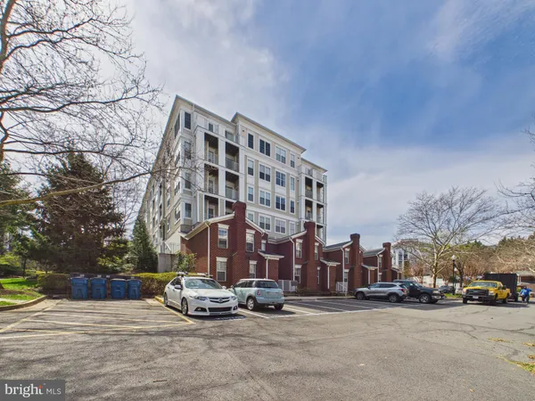 $585,000 | 1645 International Drive, Unit TH18, McLean, VA 22102