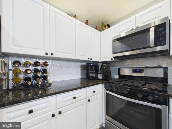 $585,000 | 1645 International Drive, Unit TH18, McLean, VA 22102