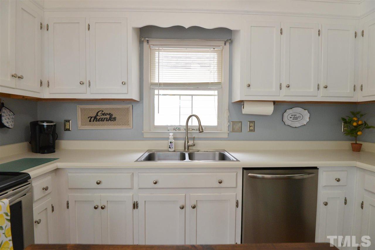 131 Sandy Ridge Road Dunn, NC 28334 - Photo 12 of 30 Gallery Image 12