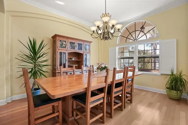 a view of a livingroom with furniture