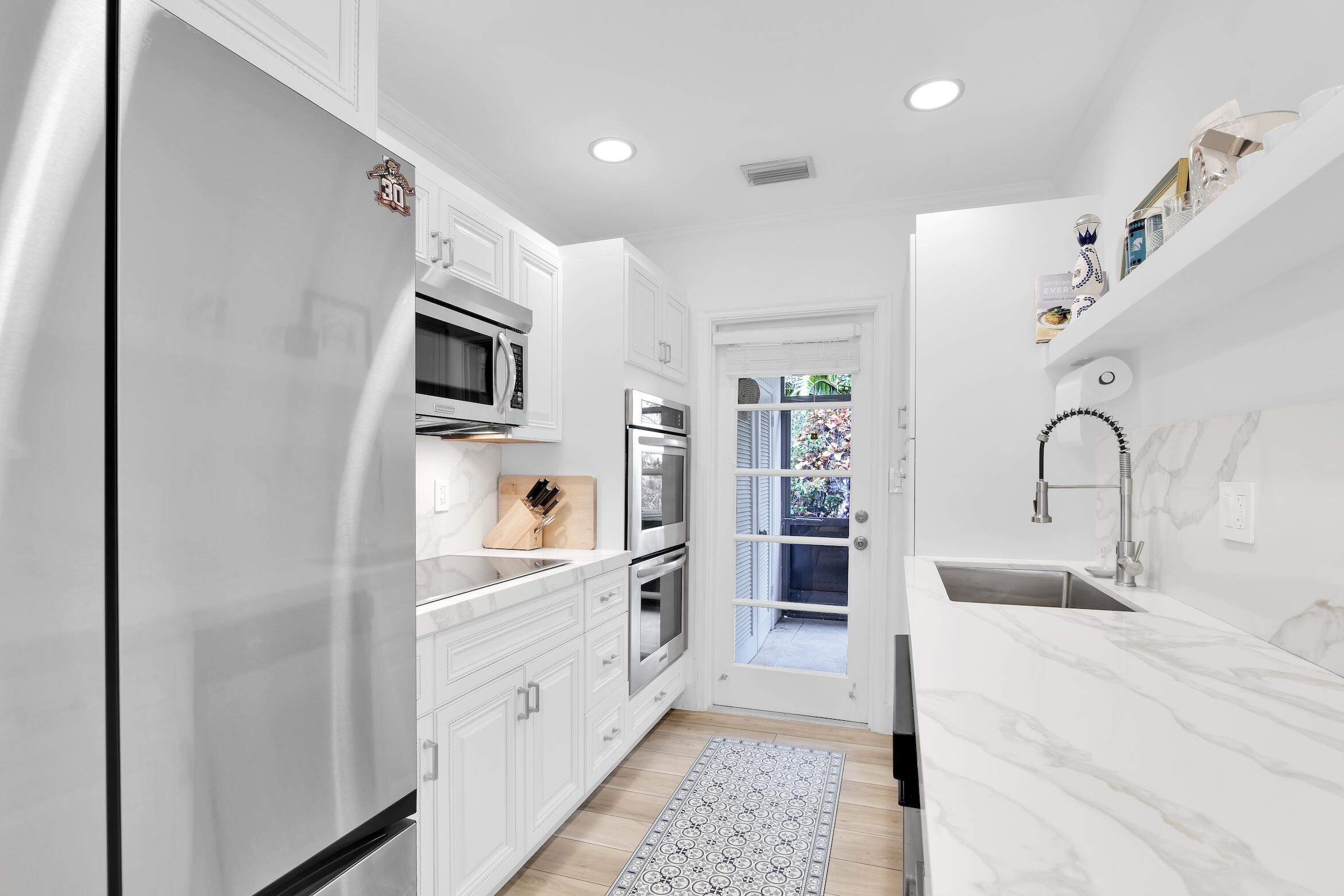 770 East Camino, Unit 30 Boca Raton, FL 33432 - Photo 11 of 43 Kitchen