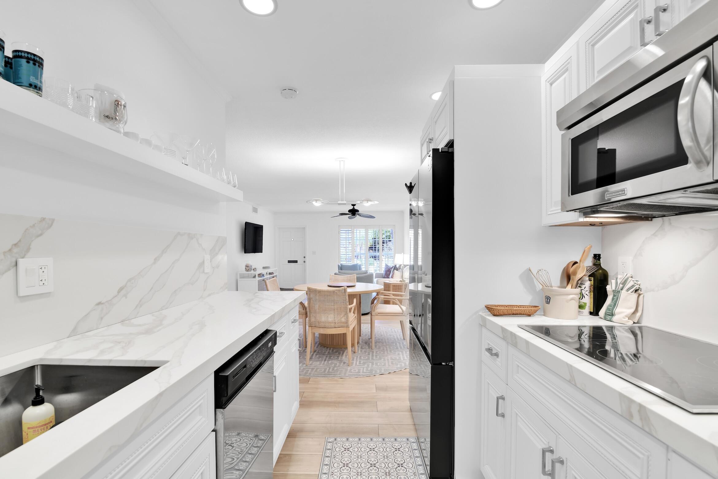 770 East Camino, Unit 30 Boca Raton, FL 33432 - Photo 13 of 43 Kitchen