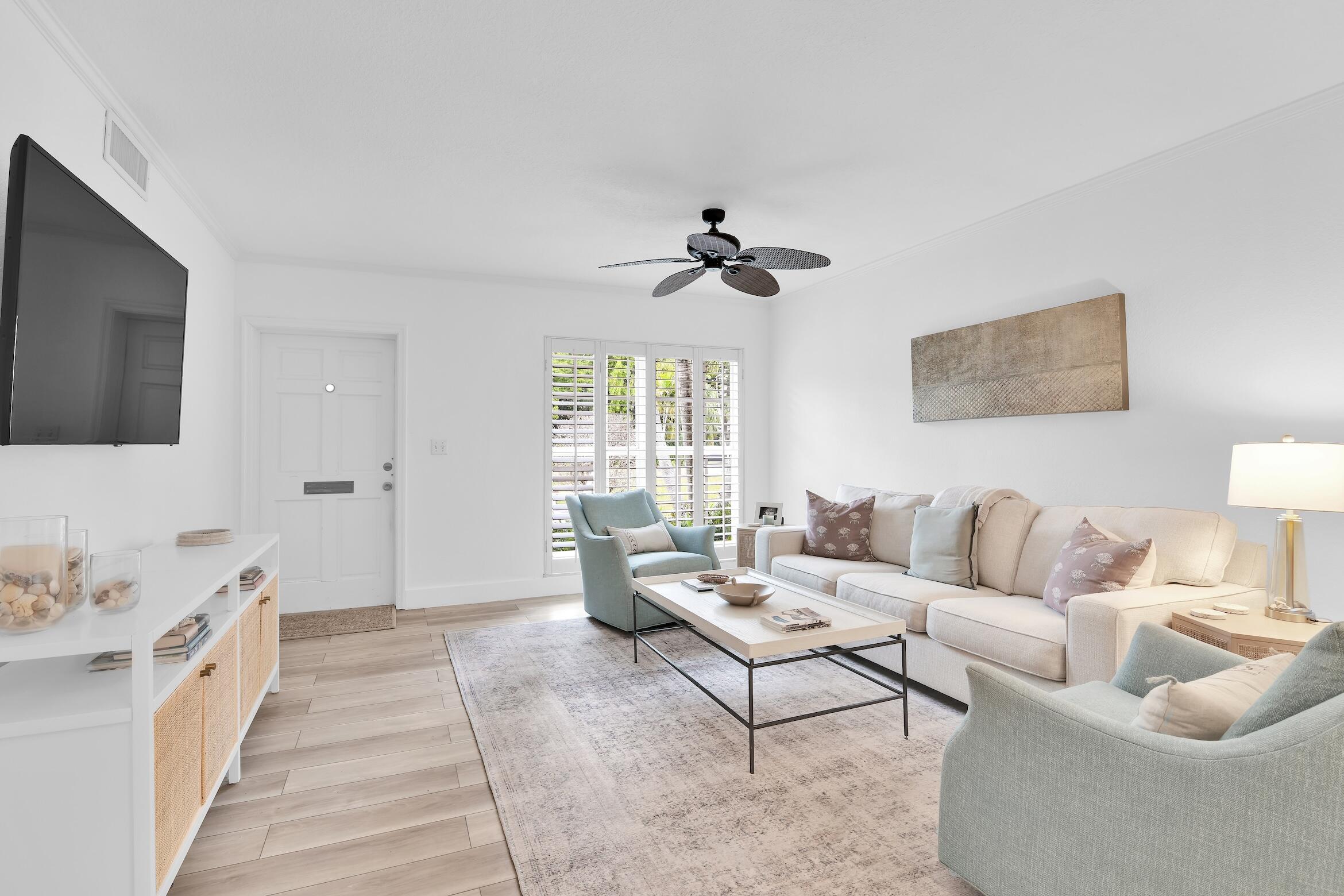 770 East Camino, Unit 30 Boca Raton, FL 33432 - Photo 2 of 43 Living Room