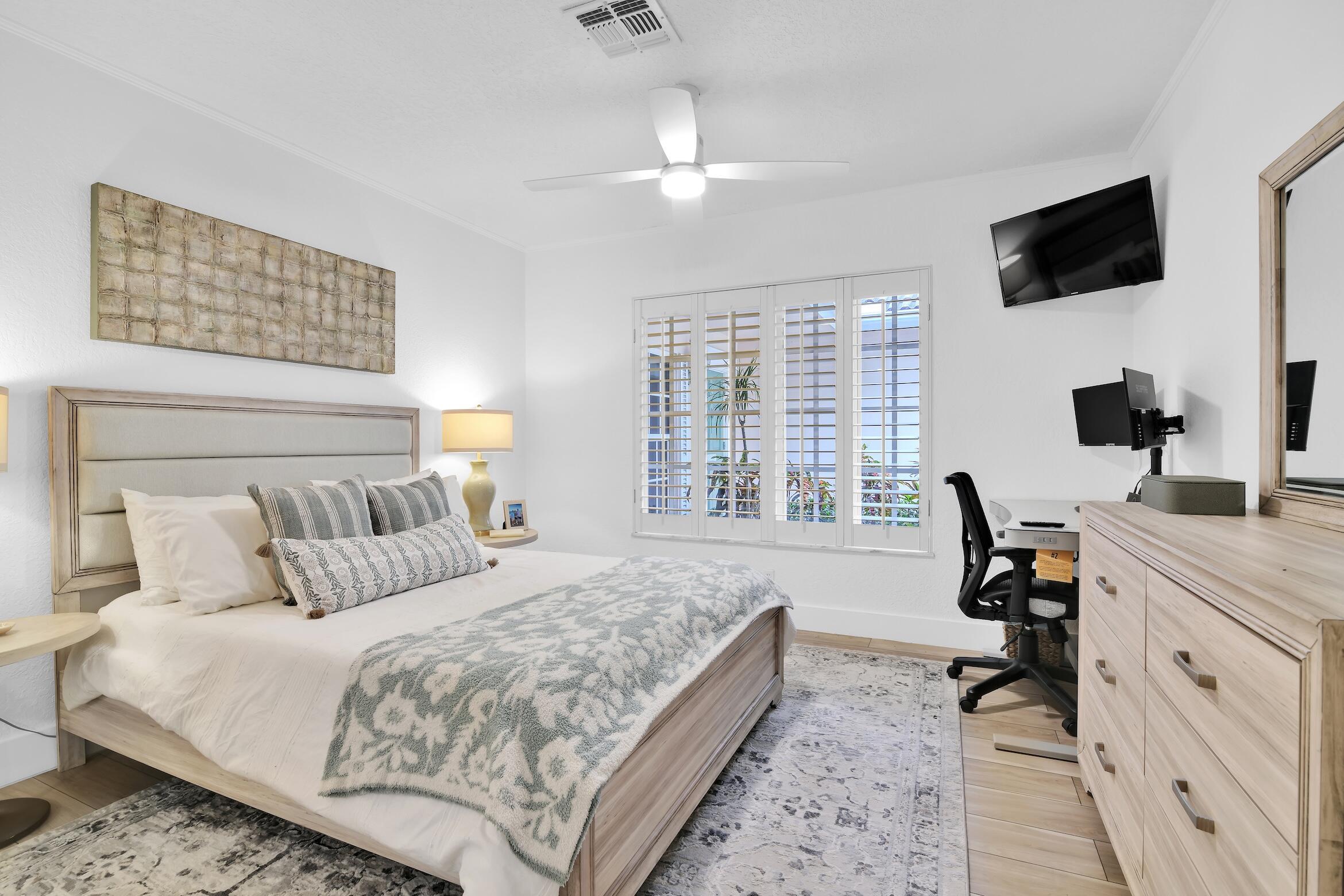 770 East Camino, Unit 30 Boca Raton, FL 33432 - Photo 26 of 43 Guest Bedroom