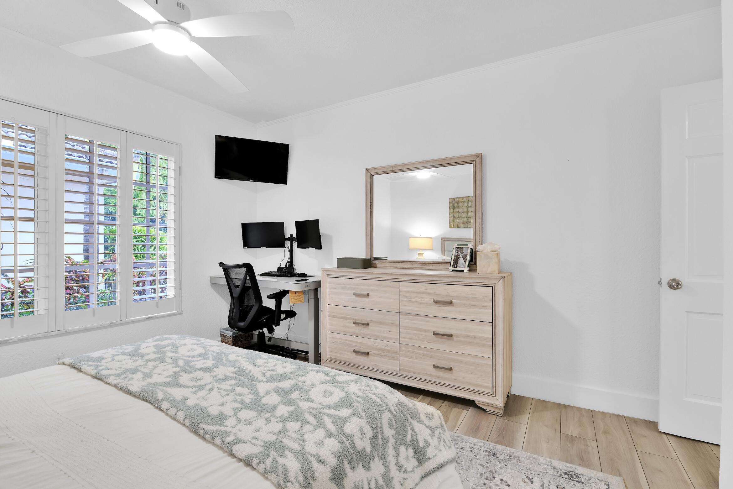 770 East Camino, Unit 30 Boca Raton, FL 33432 - Photo 30 of 43 Guest Bedroom