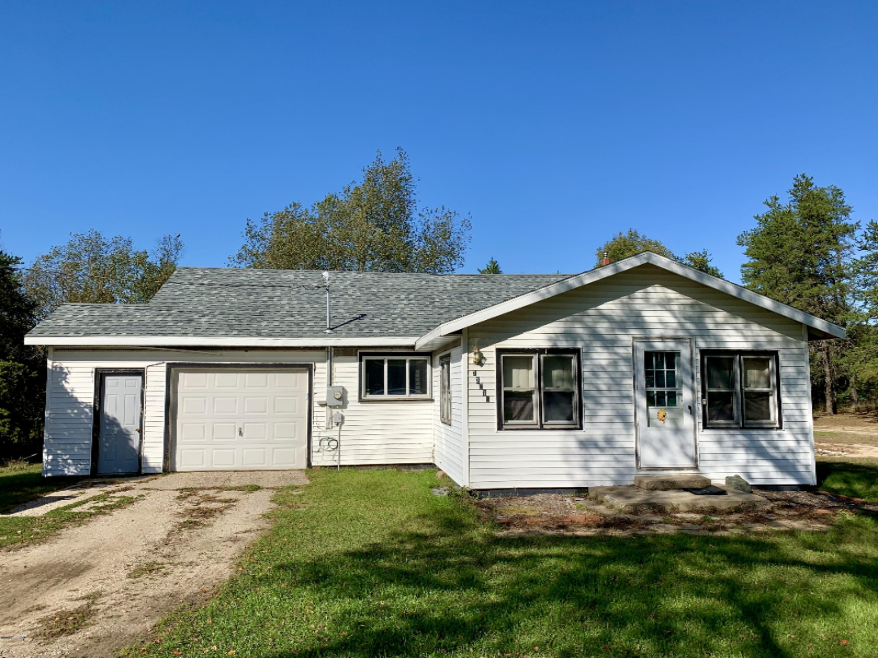 23074 Highway 10 Reed City, MI 49677 - Photo 1 of 36 IMG_0224