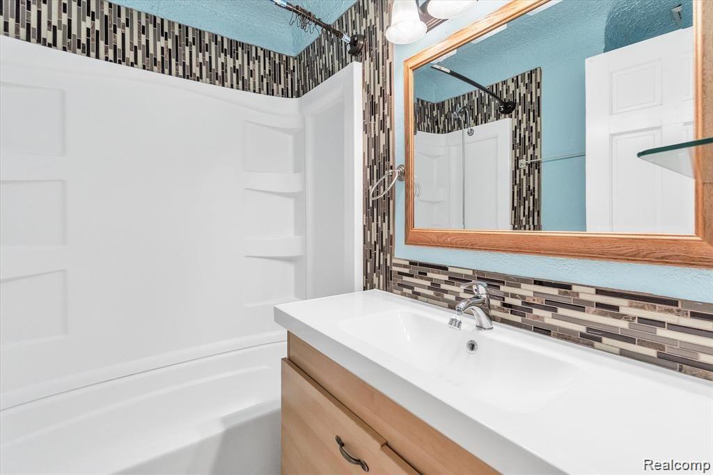 9355 Commerce Road Commerce Township, MI 48382 - Photo 14 of 44 17-9355-Commerce-Rd-WindowStill-Real-Estate-Photography-17.jpg