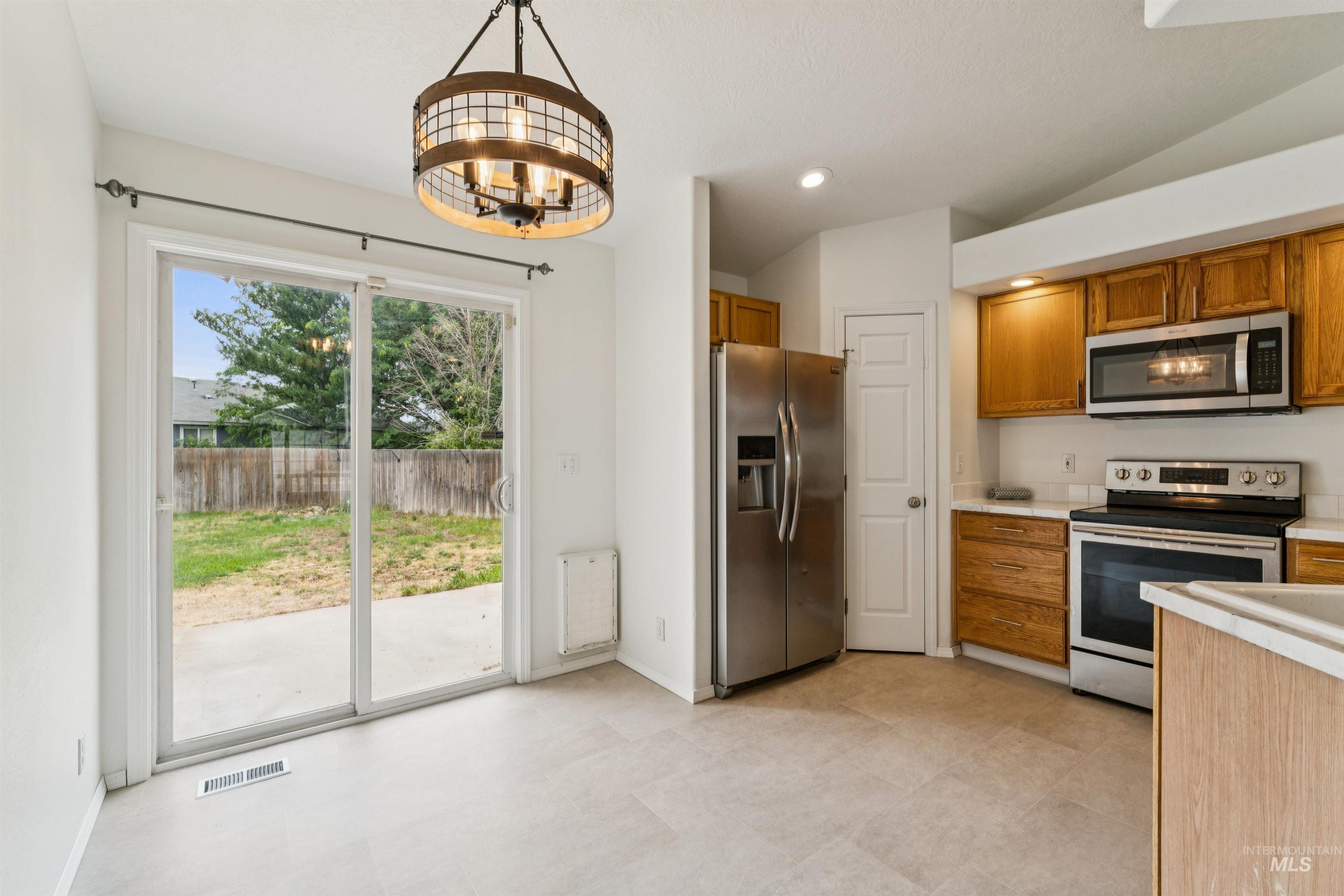 1007 West Honker Drive Meridian, ID 83642 - Photo 8 of 29
