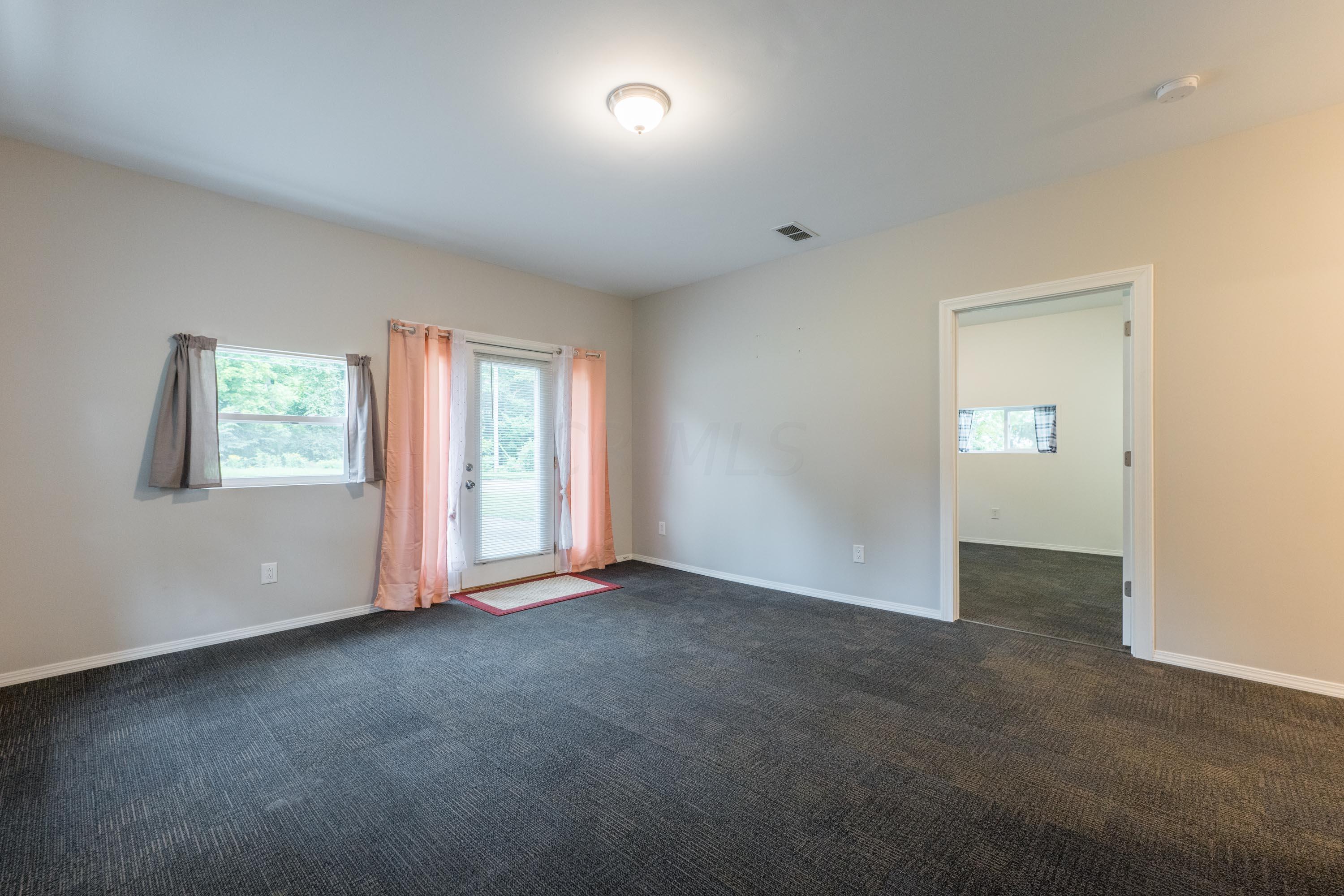 354 Boving Road Lancaster, OH 43130 - Photo 7 of 40