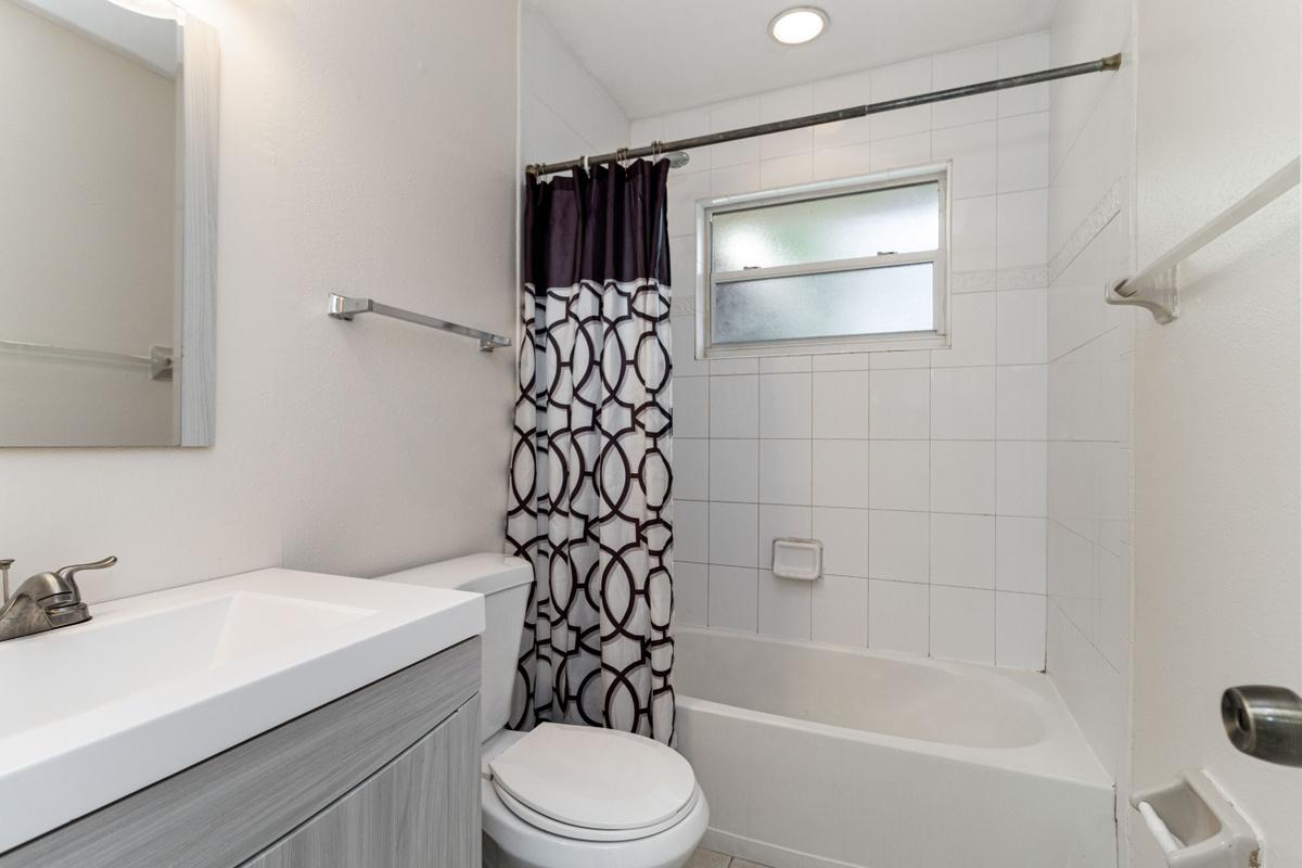 12310 55th Road North Royal Palm Beach, FL 33411 - Photo 16 of 28 Guest Bathroom