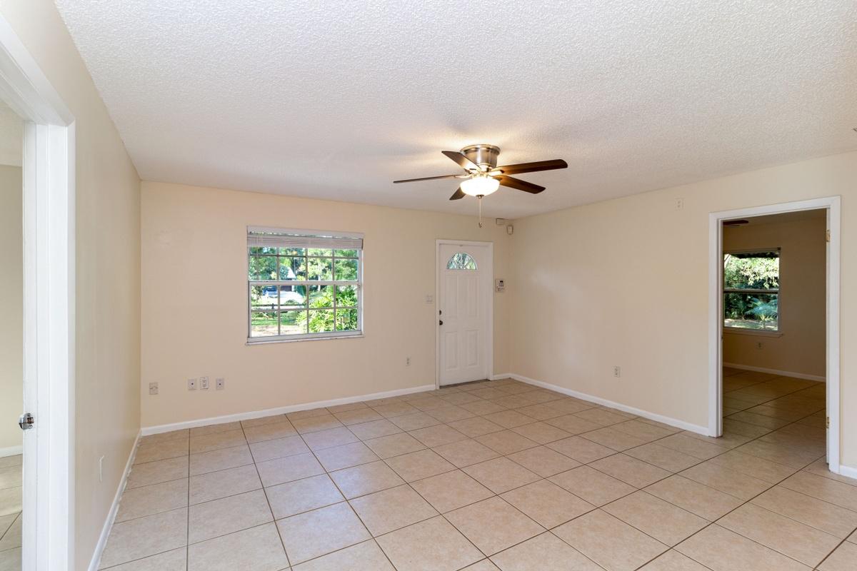 12310 55th Road North Royal Palm Beach, FL 33411 - Photo 9 of 28 Living Room