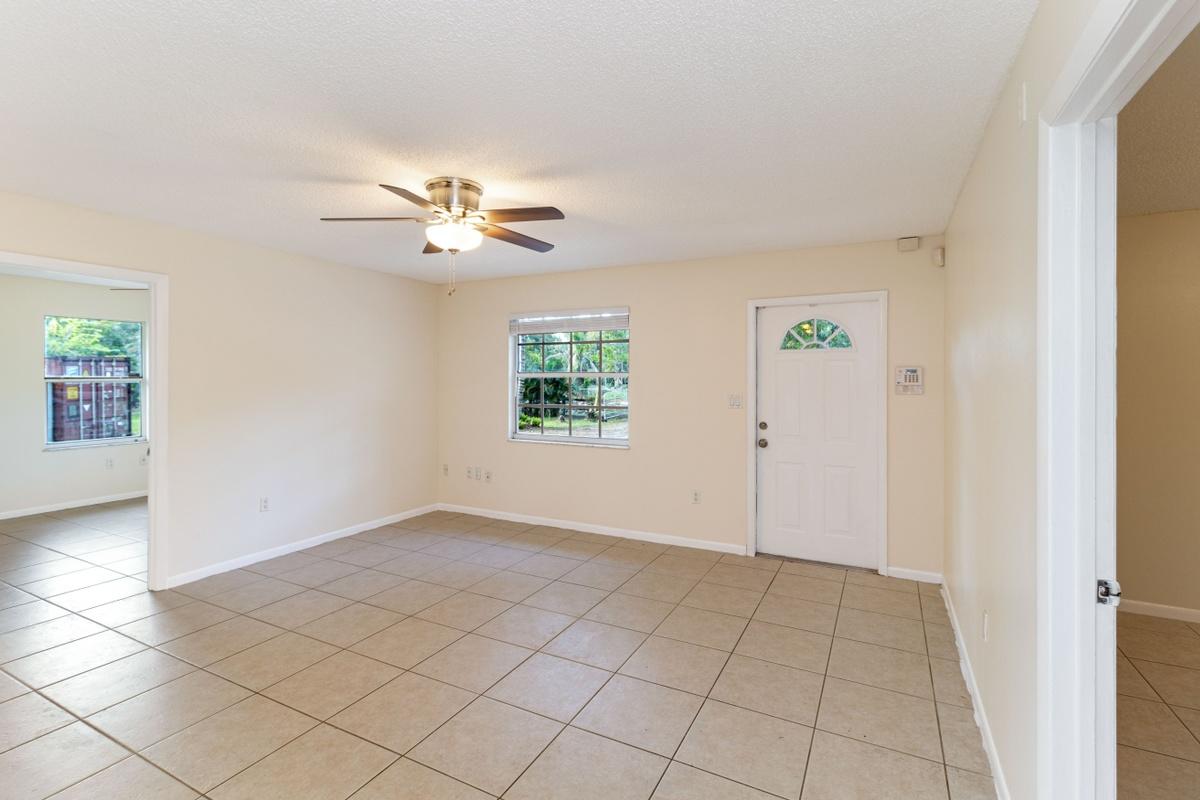 12310 55th Road North Royal Palm Beach, FL 33411 - Photo 10 of 28 Living Area