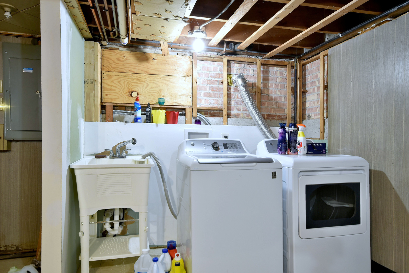 17841 Howe Avenue Homewood, IL 60430 - Photo 33 of 38 a view of washer and dryer with bathroom