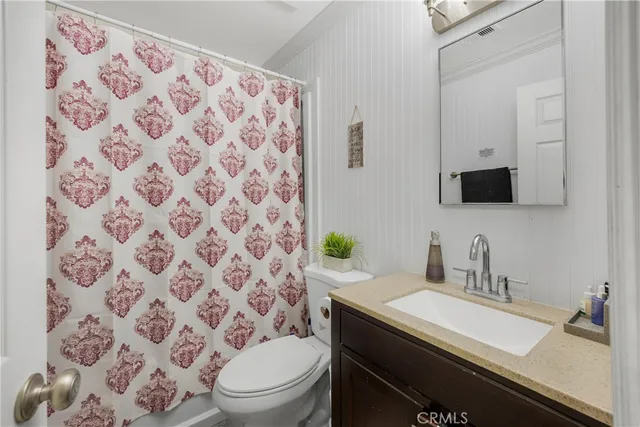 a view of a workspace with furniture