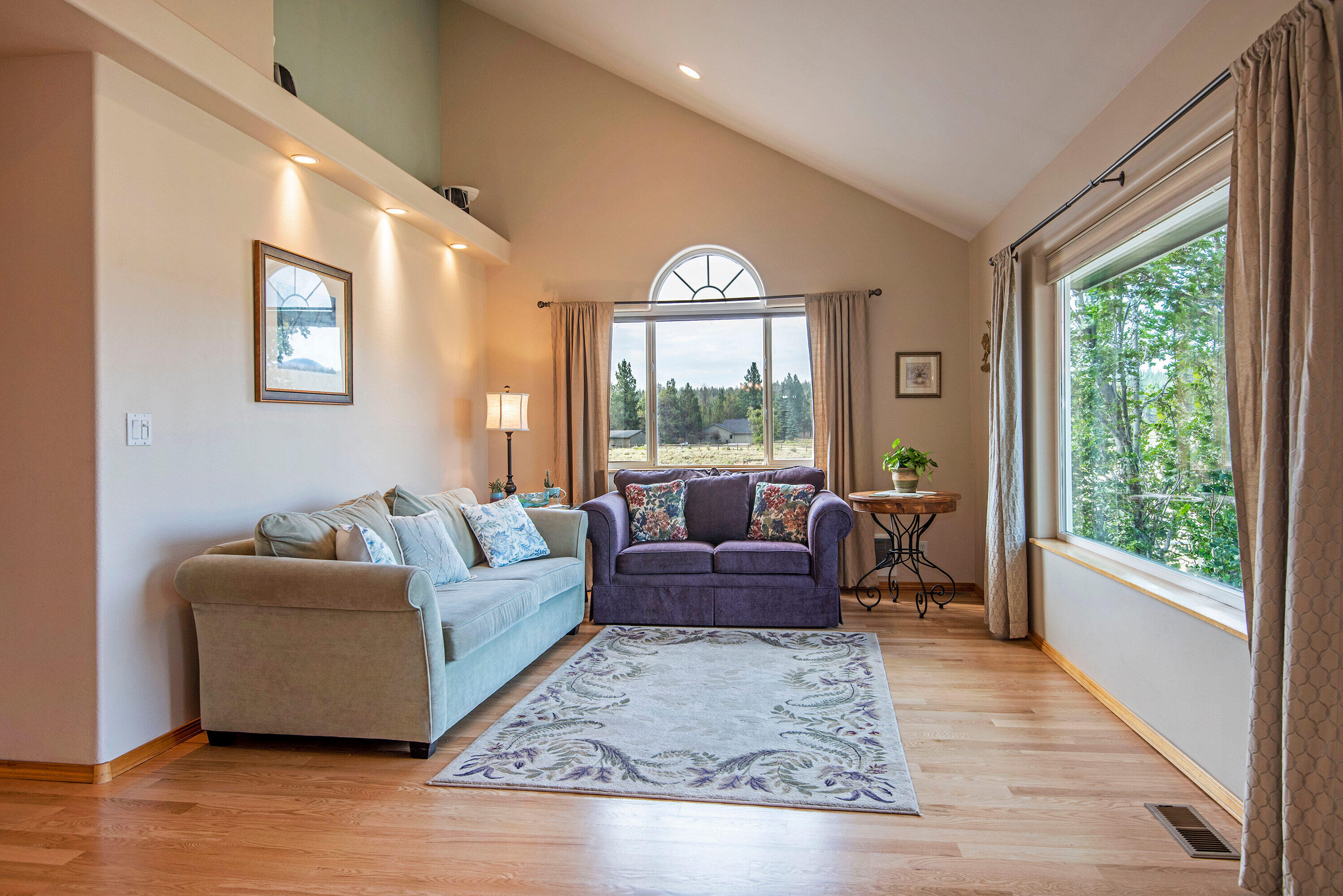 16825 Varco Road Bend, OR 97703 - Photo 9 of 56 8