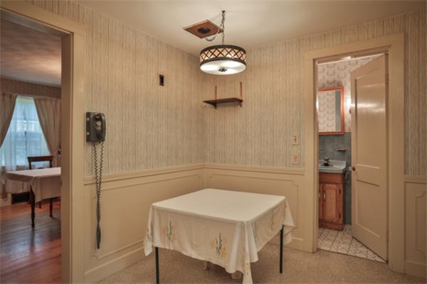 404 Davis Road Bedford, MA 01730 - Photo 8 of 18 Gallery Image 8