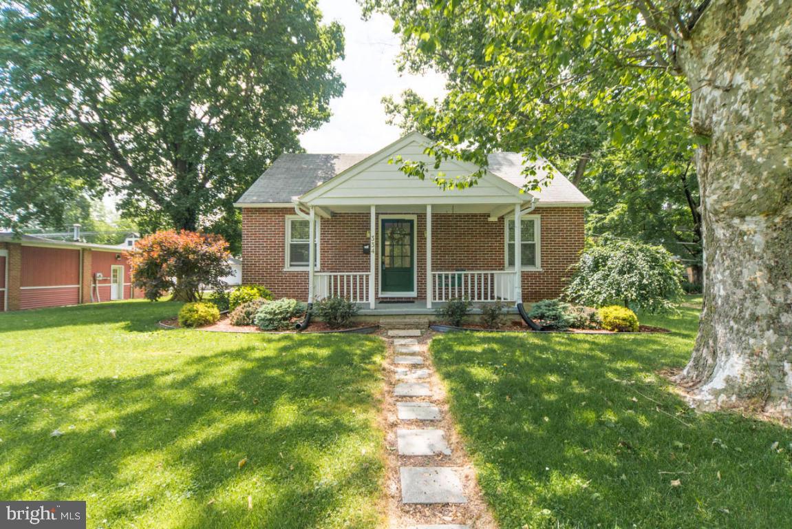 334 East New Street Lititz, PA 17543 - Photo 1 of 17
