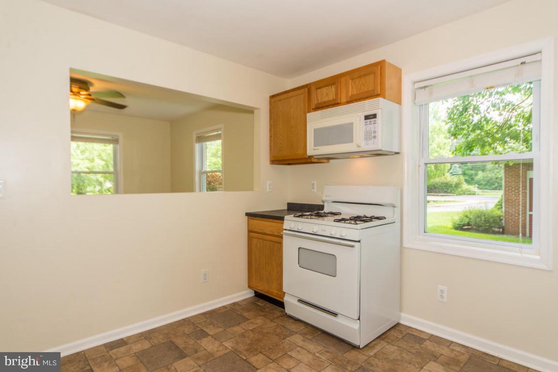 334 East New Street Lititz, PA 17543 - Photo 7 of 17