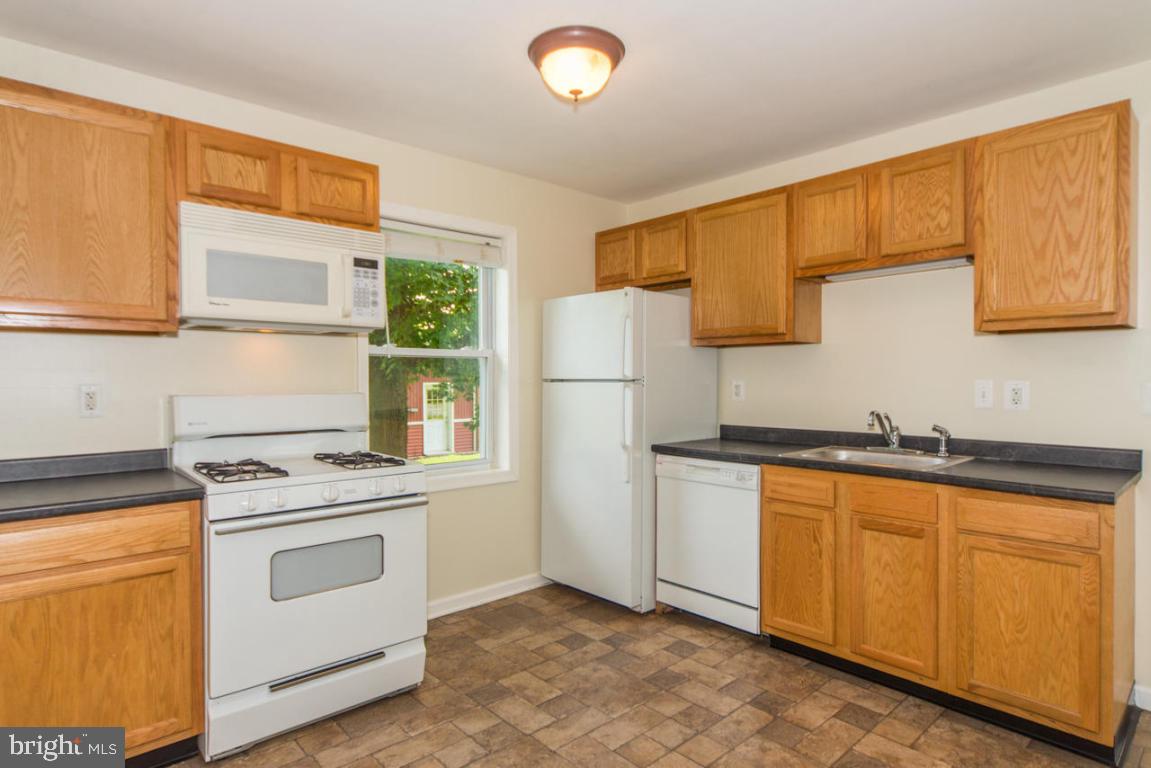 334 East New Street Lititz, PA 17543 - Photo 8 of 17