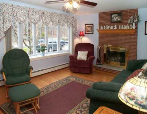 136 Old Mendon Road Cumberland, RI 02864 - Photo 5 of 8