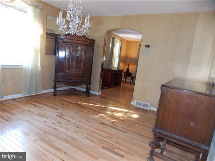 919 Providence Road Springfield, PA 19064 - Photo 4 of 25 Dining Room