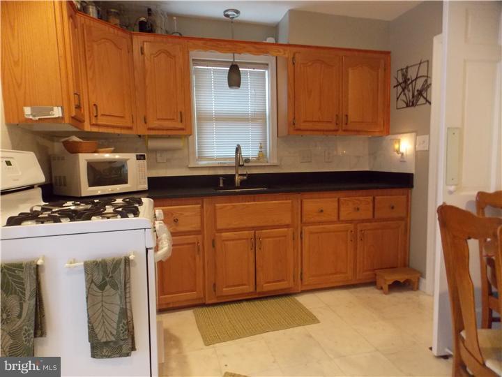 919 Providence Road Springfield, PA 19064 - Photo 7 of 25 Kitchen