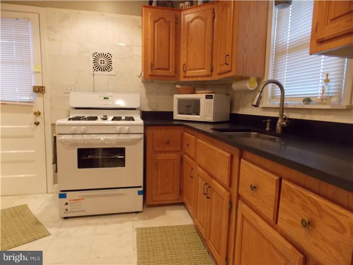 919 Providence Road Springfield, PA 19064 - Photo 8 of 25 Kitchen