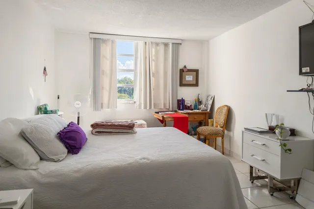 $299,000 | 2841 Northeast 163rd Street, Unit 402, North Miami Beach, FL 33160