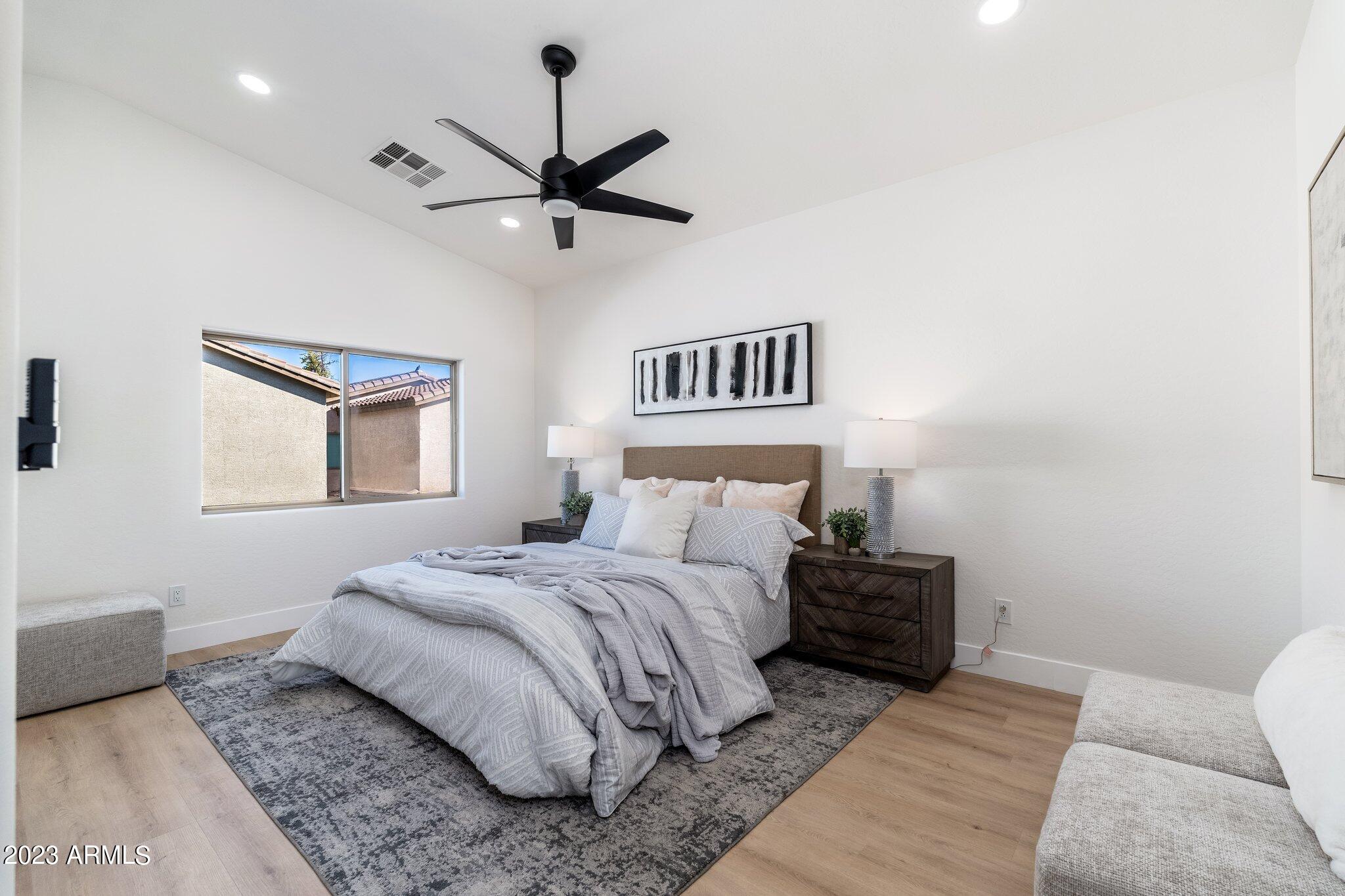 3034 North 39th Street, Unit 12 Phoenix, AZ 85018 - Photo 14 of 29 3034 N 39th St - 15